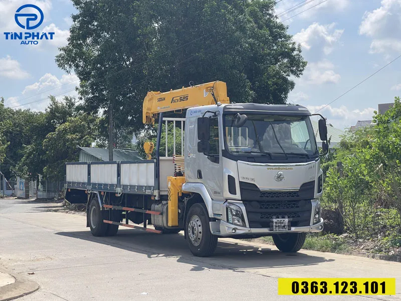 Xe Chenglong 2 chân gắn cẩu Soosan 5 tấn- mới nhất
