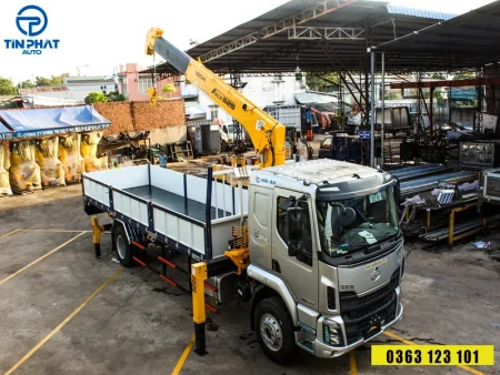 Xe Chenglong 2 chân gắn cẩu Soosan 5 tấn- xe sẵn.