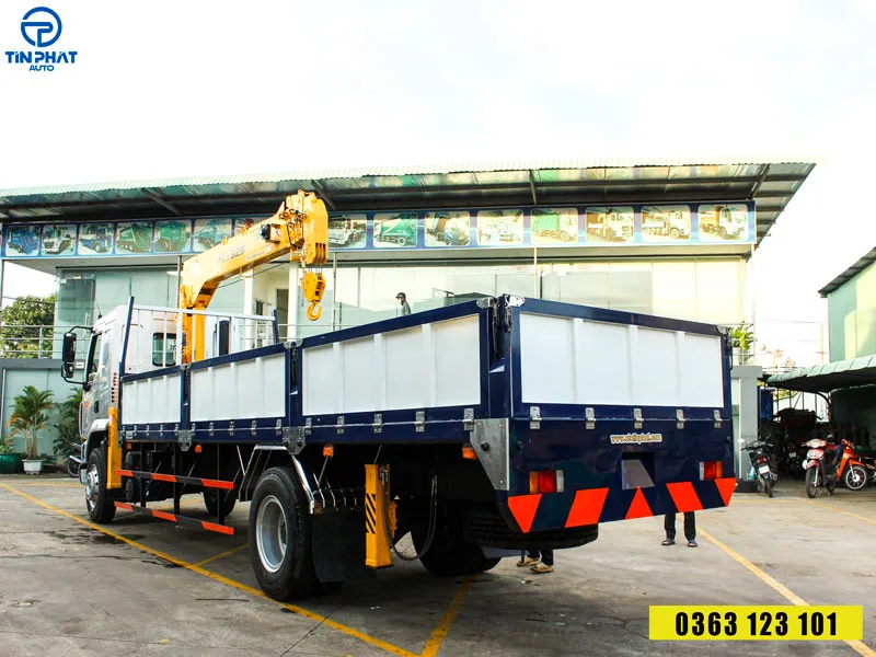Xe Chenglong 2 chân gắn cẩu Soosan 5 tấn- cần cẩu hàn quốc