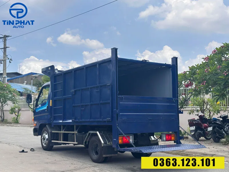 xe-chở-rác-8-khối-hyundai-có-bửng-nâng