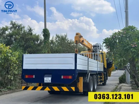 Xe Tải Dongfeng 3 Chân Gắn Cẩu Soosan 8 Tấn- thùng 8m3