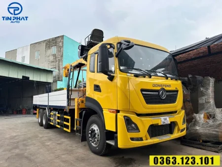 Xe Tải Dongfeng 3 Chân Gắn Cẩu Soosan 8 Tấn-cabin màu vàng