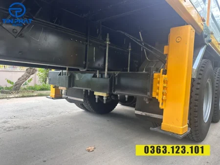 XE UD 4 CHÂN GẮN CẨU SOOSAN 15 TẤN- TẢI TRỌNG: 9.900 KG