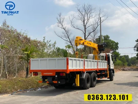 xe hino 3 chân gắn cẩu soosan 8 tấn- ô tô tín phát