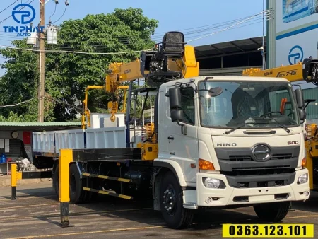 xe hino 3 chân gắn cẩu soosan 8 tấn- 6 khúc.