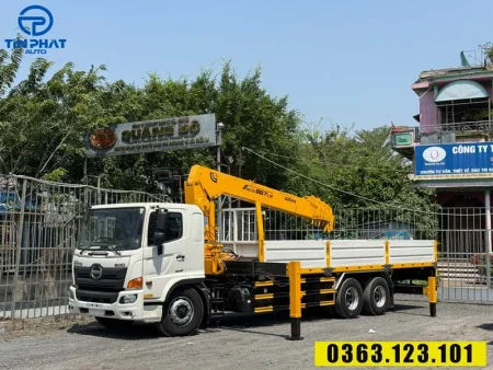 xe tải Hino FM gắn cẩu Soosan 8 tấn 7 khúc - chiều cao làm việc lên đến 24.5 mét.