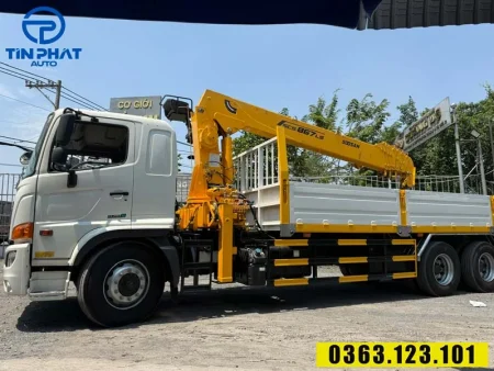 xe tải Hino FM gắn cẩu Soosan 8 tấn 7 khúc - xe có sẵn tại Ô Tô Tín Phát.